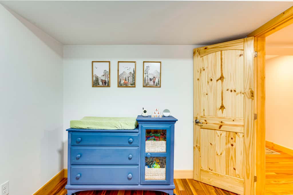 Mtn-View Deck: Scenic Conway Log Cabin!