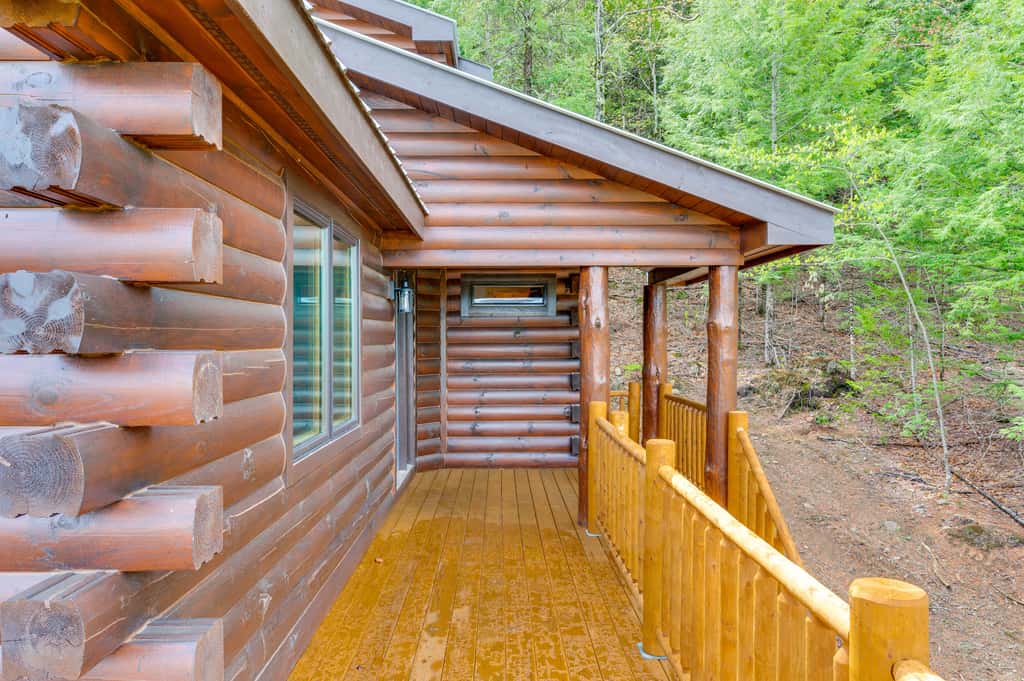 Mtn-View Deck: Scenic Conway Log Cabin!