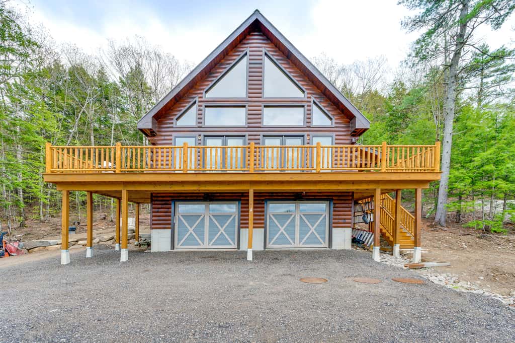 Mtn-View Deck: Scenic Conway Log Cabin!