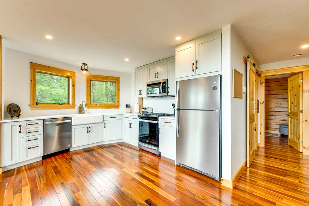 Mtn-View Deck: Scenic Conway Log Cabin!