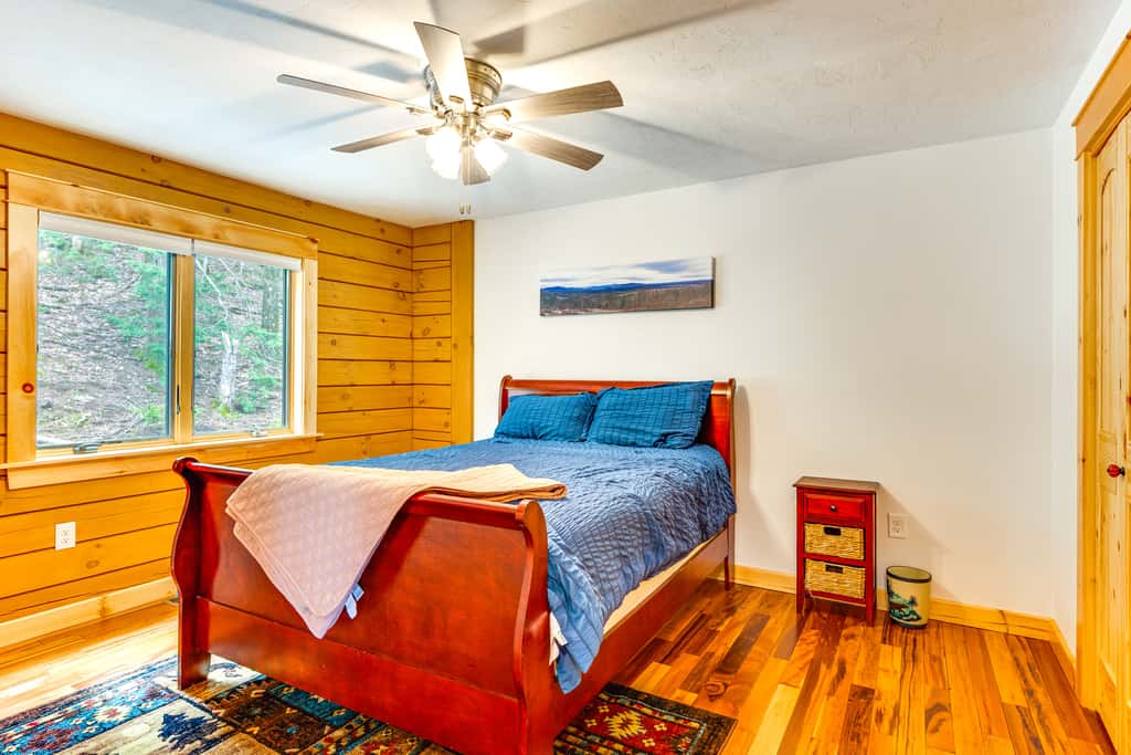 Mtn-View Deck: Scenic Conway Log Cabin!