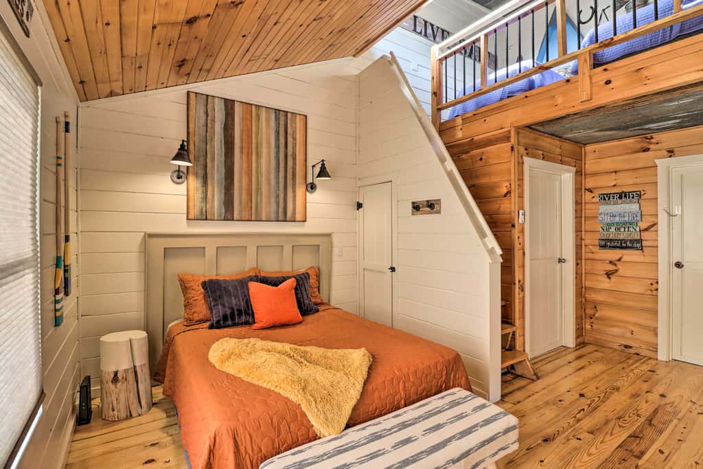 Pet-Friendly Studio w/ Loft & Mountain Views!