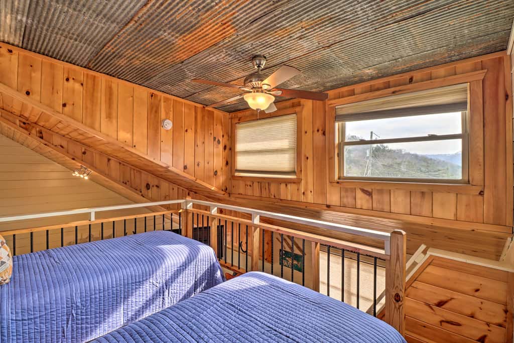 Pet-Friendly Studio w/ Loft & Mountain Views!
