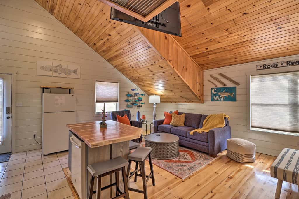 Pet-Friendly Studio w/ Loft & Mountain Views!