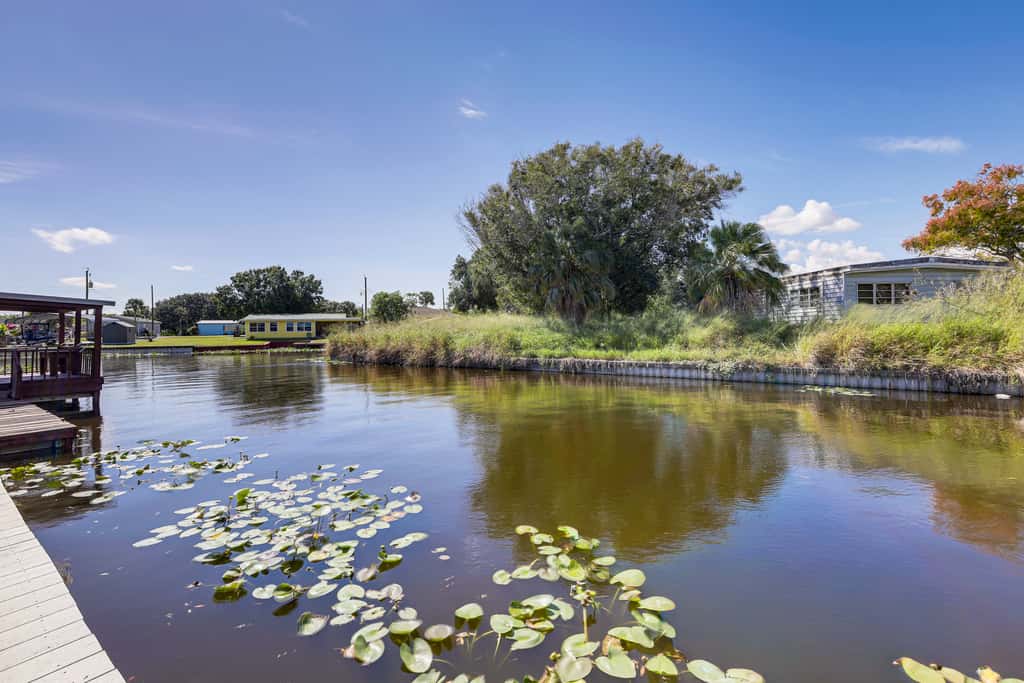 Boat Dock & Yard: Waterfront Okeechobee Retreat