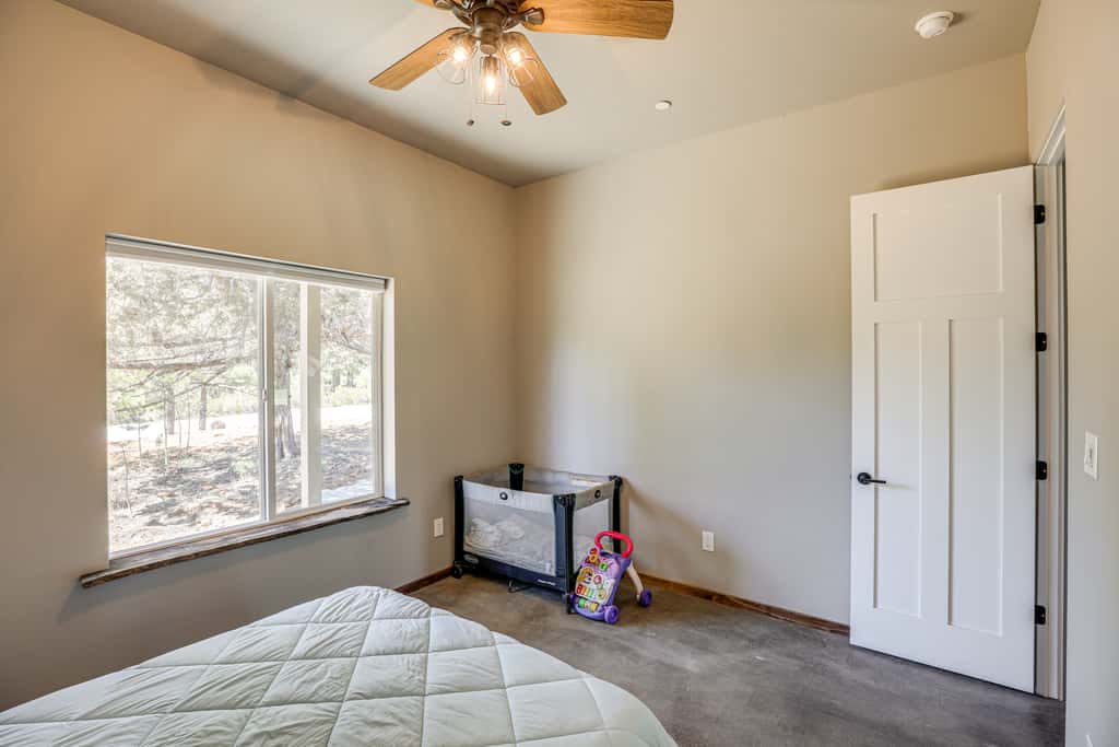 2 Mi to Lake Almanor: Home w/ Golf Course Views!