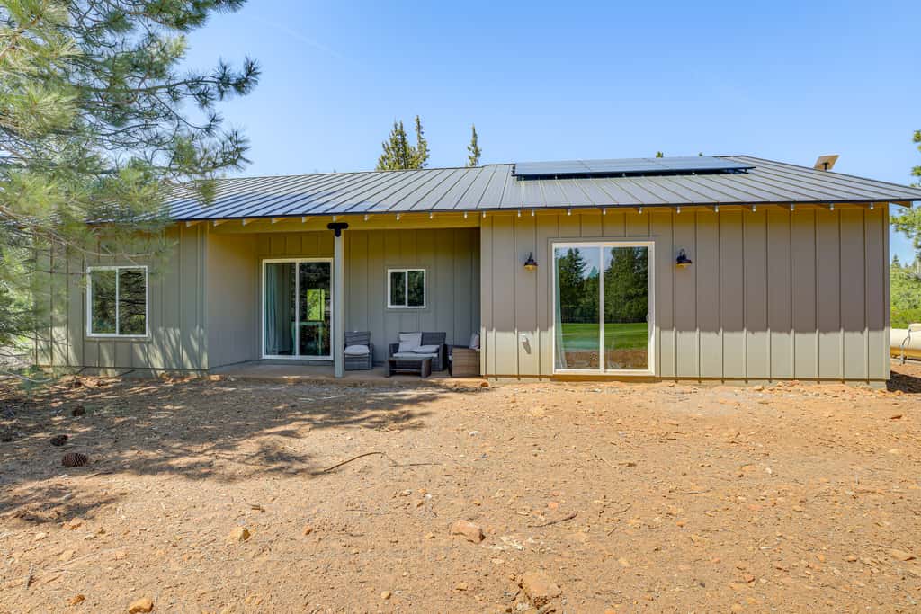 2 Mi to Lake Almanor: Home w/ Golf Course Views!