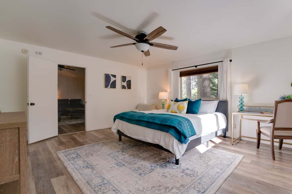1 Mi to Lake Almanor! Northern Sierra Family Cabin