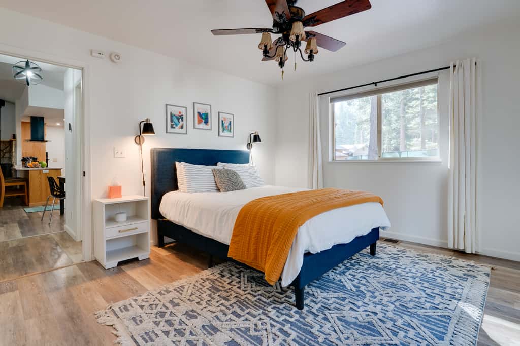 1 Mi to Lake Almanor! Northern Sierra Family Cabin