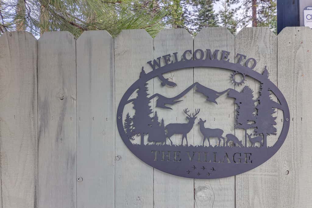 Cozy & Restful Cabin, 2 Blocks to Lake Almanor