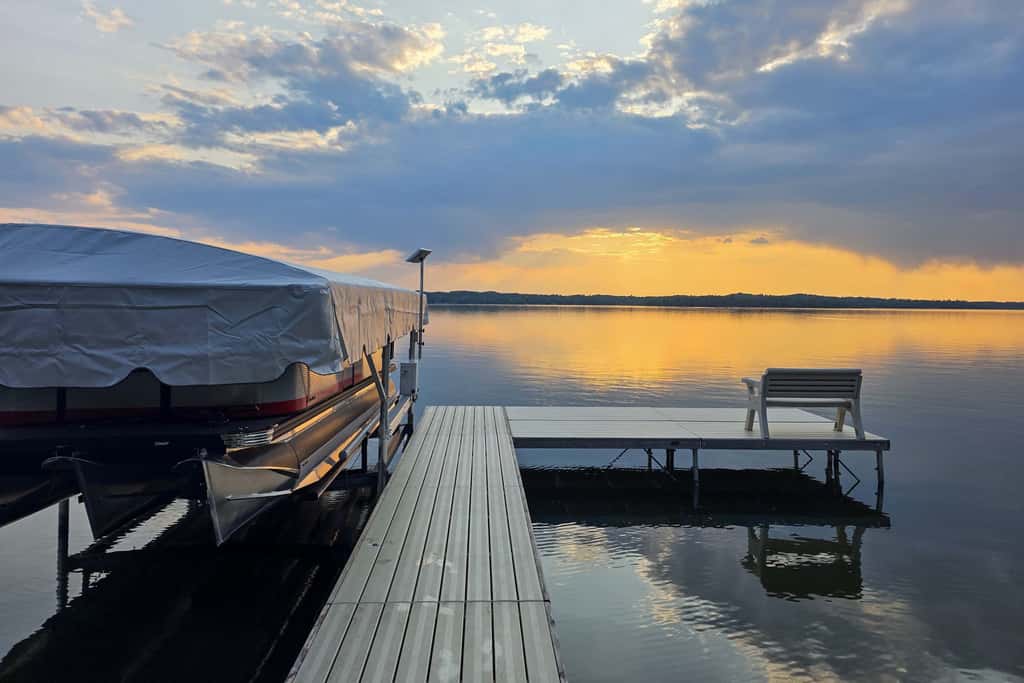 Hackensack Waterfront Retreat on Tenmile Lake