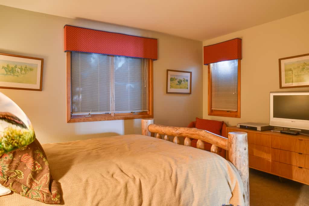 'Eagle's Nest' Crested Butte Townhome w/ Mtn Views