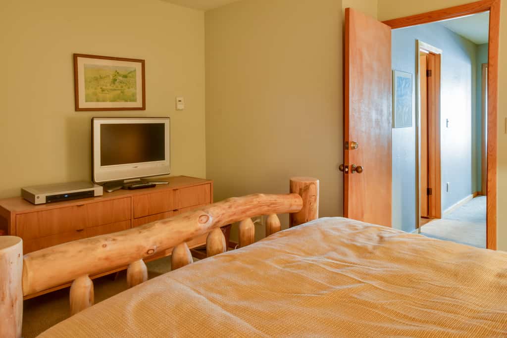 'Eagle's Nest' Crested Butte Townhome w/ Mtn Views