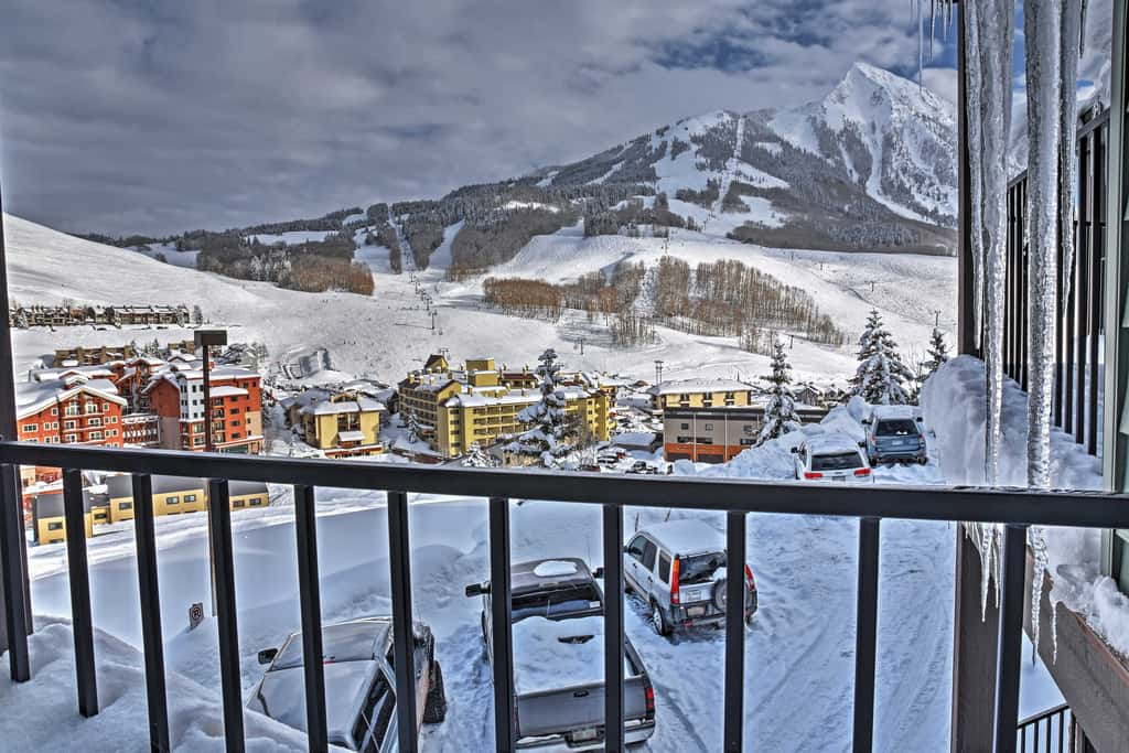 'Eagle's Nest' Crested Butte Townhome w/ Mtn Views