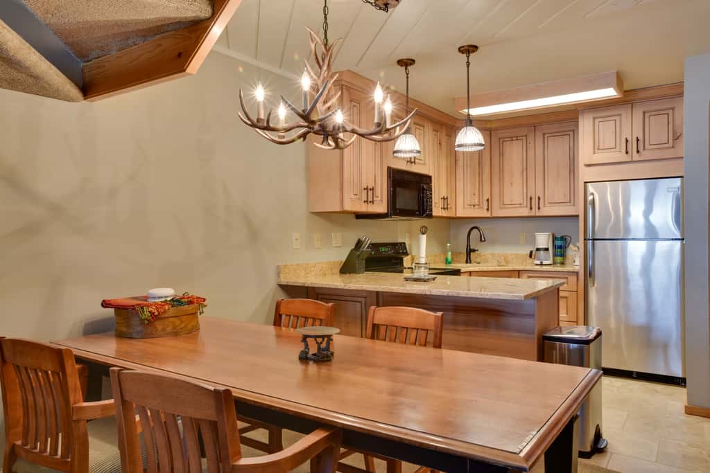 'Eagle's Nest' Crested Butte Townhome w/ Mtn Views