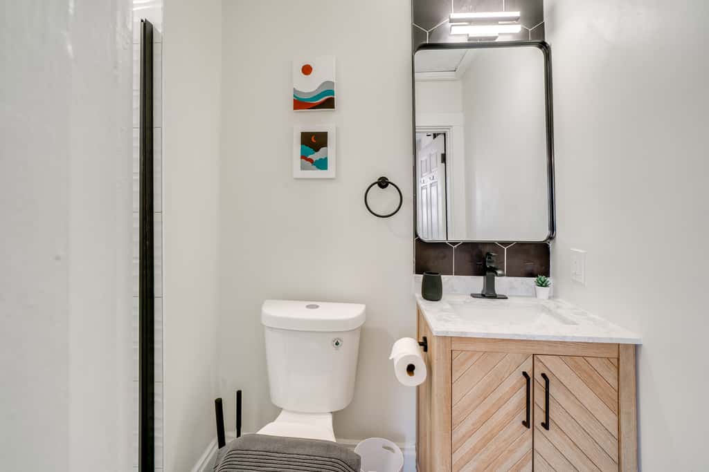 4 Mi to Dtwn: Pet-Friendly Home in Pittsburgh