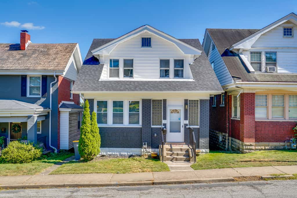 4 Mi to Dtwn: Pet-Friendly Home in Pittsburgh