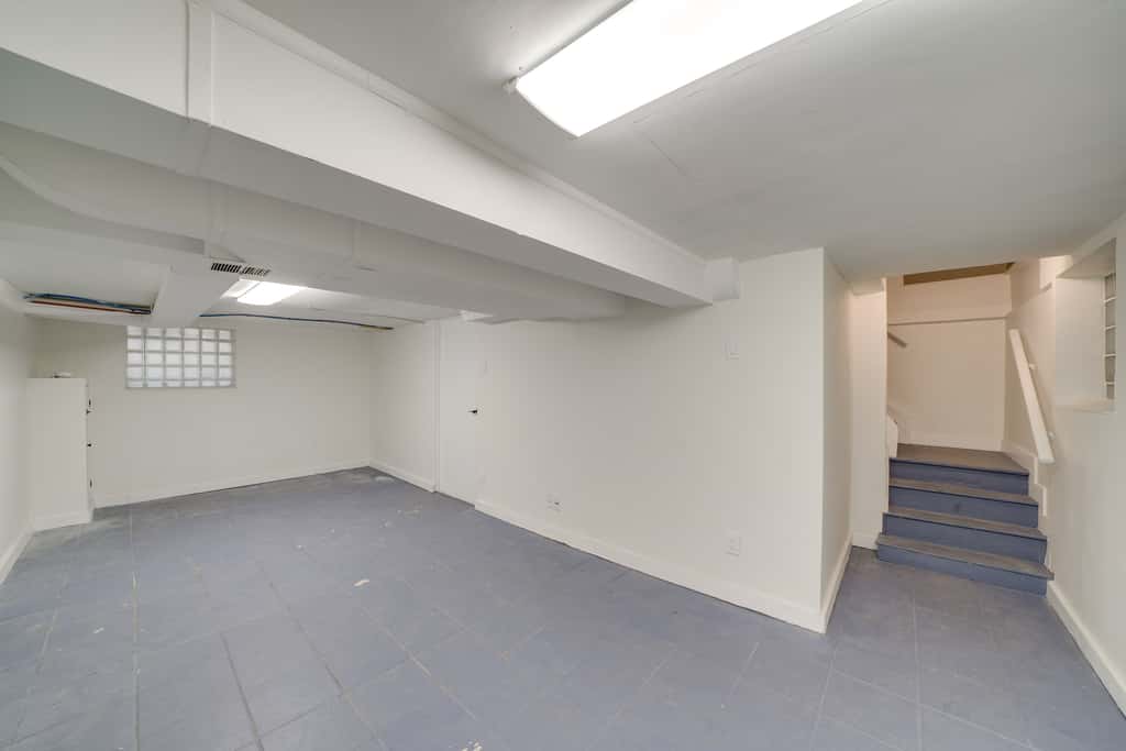 4 Mi to Dtwn: Pet-Friendly Home in Pittsburgh