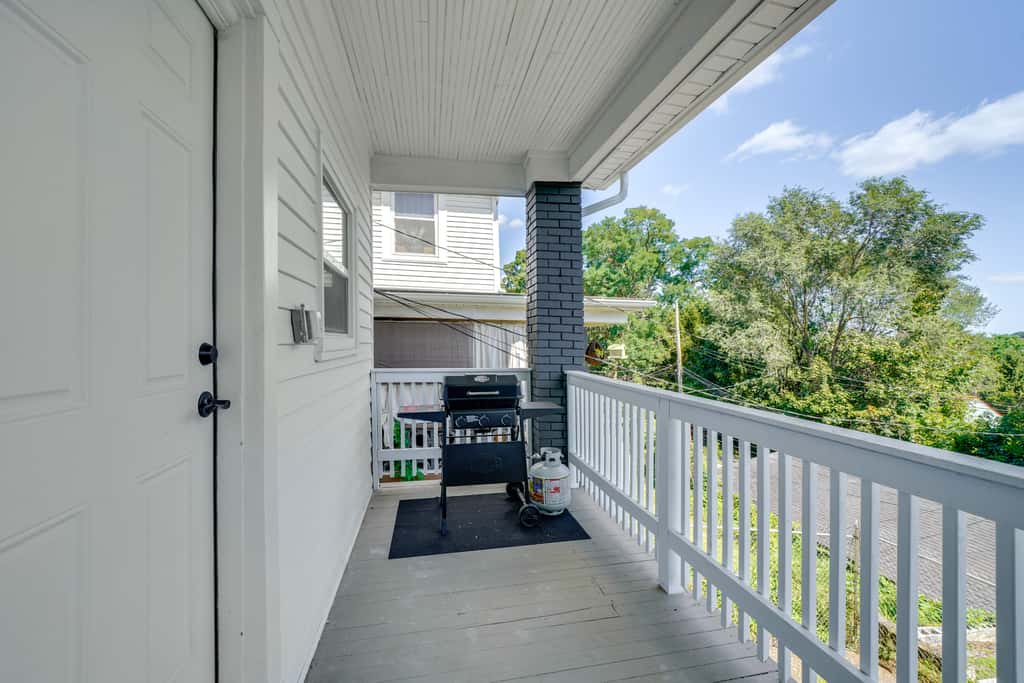 4 Mi to Dtwn: Pet-Friendly Home in Pittsburgh