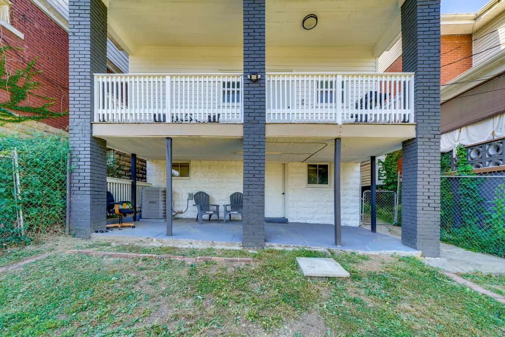 4 Mi to Dtwn: Pet-Friendly Home in Pittsburgh