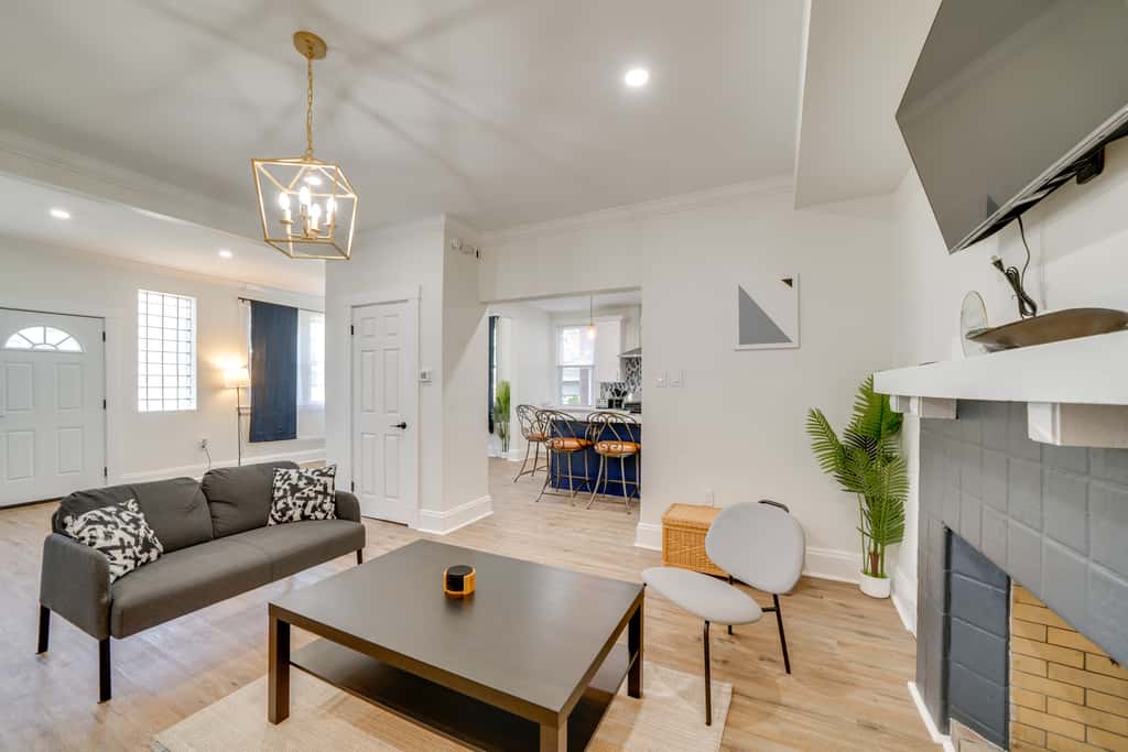 4 Mi to Dtwn: Pet-Friendly Home in Pittsburgh