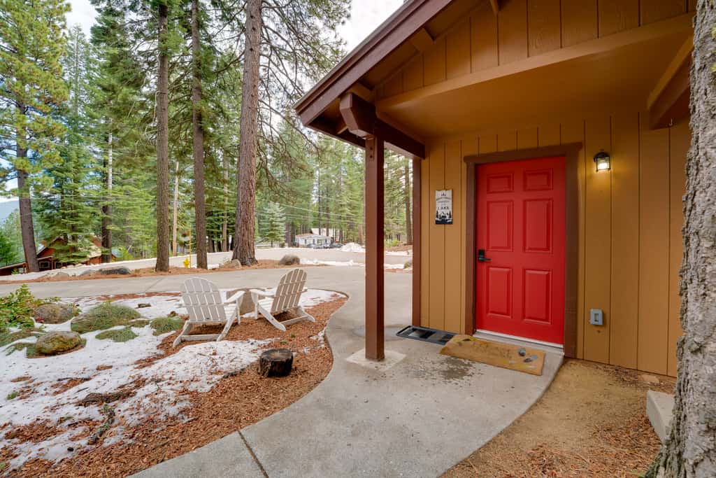 Gateway to Lassen Volcanic! Cozy Woodland Studio