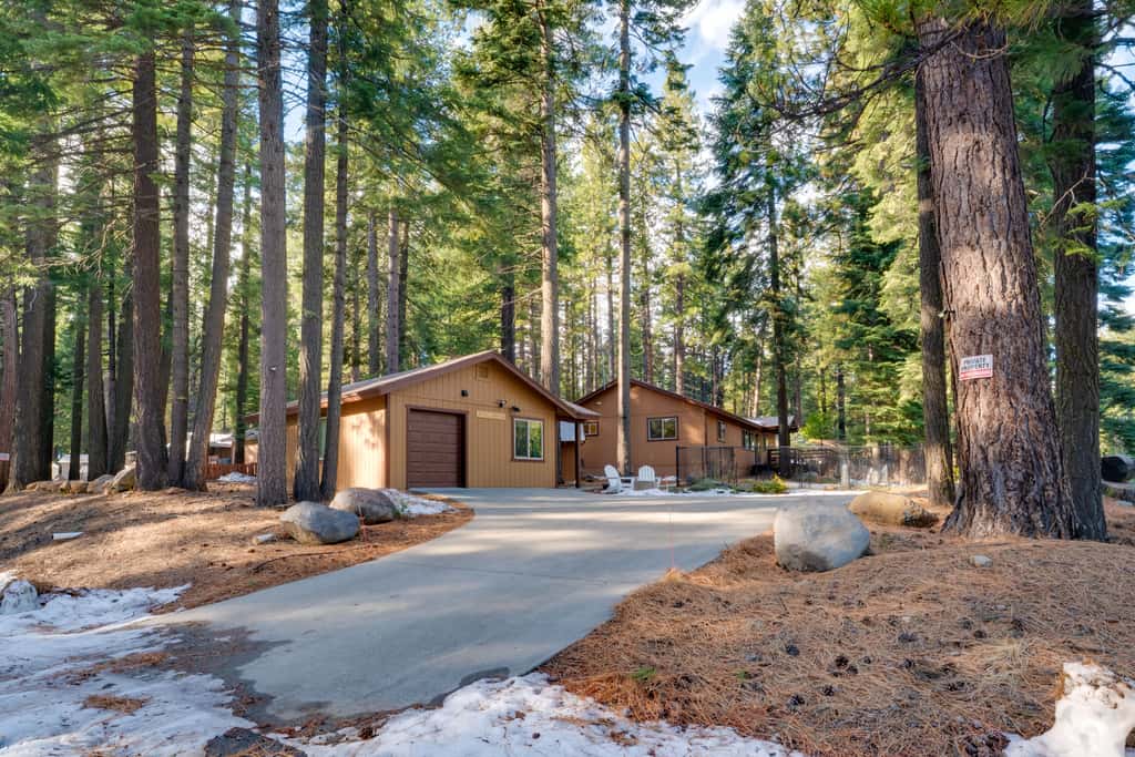 Gateway to Lassen Volcanic! Cozy Woodland Studio