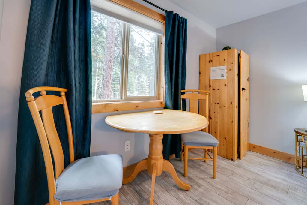 Gateway to Lassen Volcanic! Cozy Woodland Studio