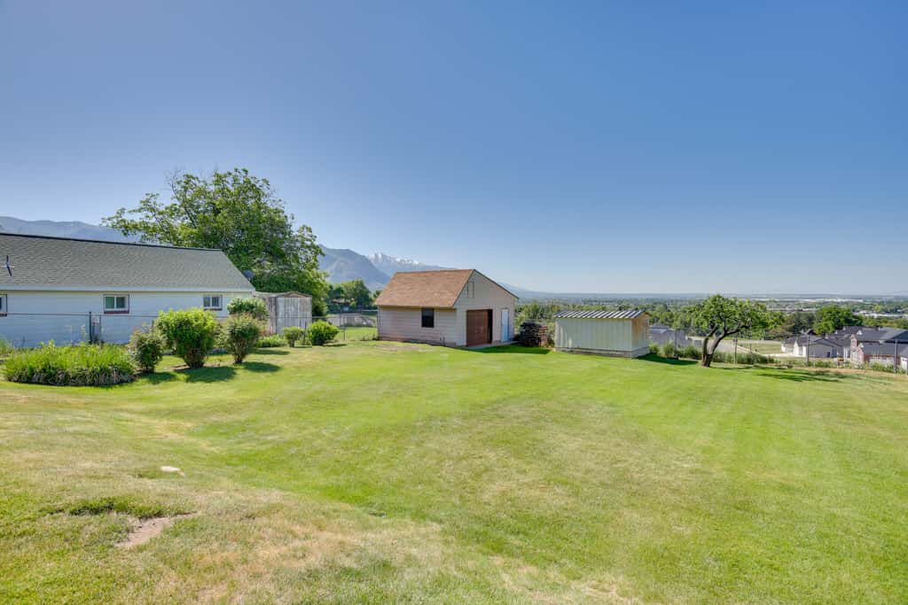 Scenic Patio & Views! Stay 10 Mi to Nordic Valley