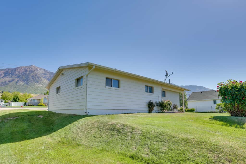 Scenic Patio & Views! Stay 10 Mi to Nordic Valley