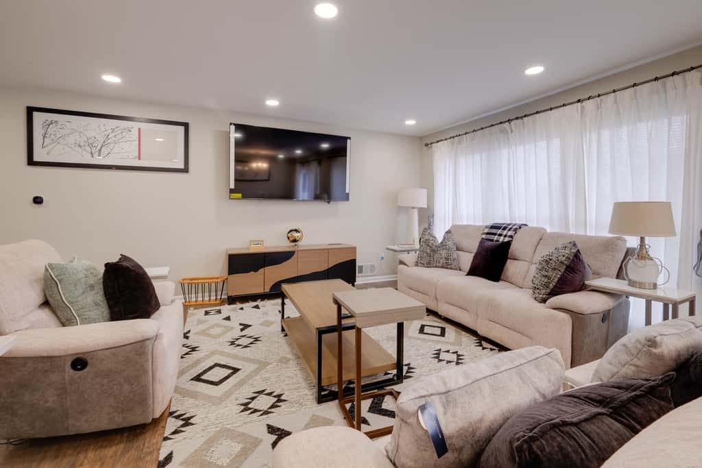 Great for Gatherings! Modern Lanham Duplex