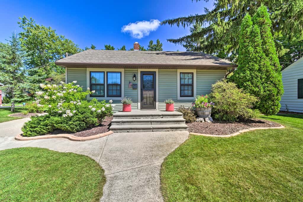 Modern Home w/ Backyard, 1 Mi to Dtwn Sturgeon Bay