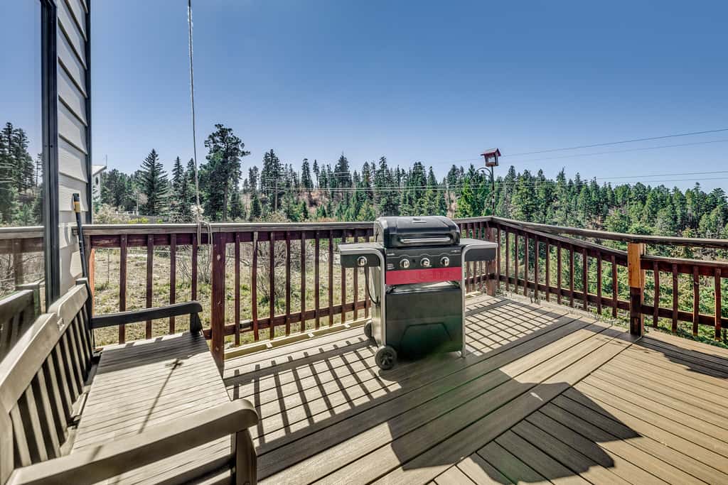 Cloudcroft Cabin w/ View ~ 4 Mi to Ski Cloudcroft!
