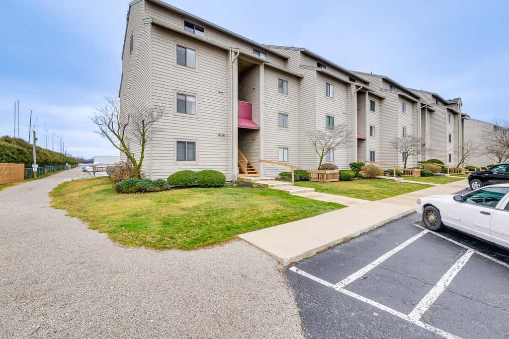 Lakefront Port Clinton Condo w/ Boat Dock & Slip!