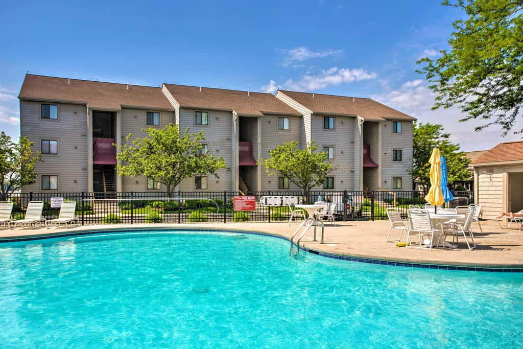 Lakefront Port Clinton Condo w/ Boat Dock & Slip!