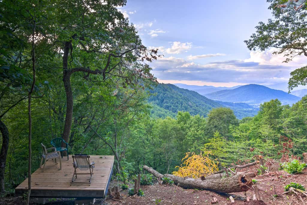 8 Acres + Hiking Trails: Little Switzerland Escape