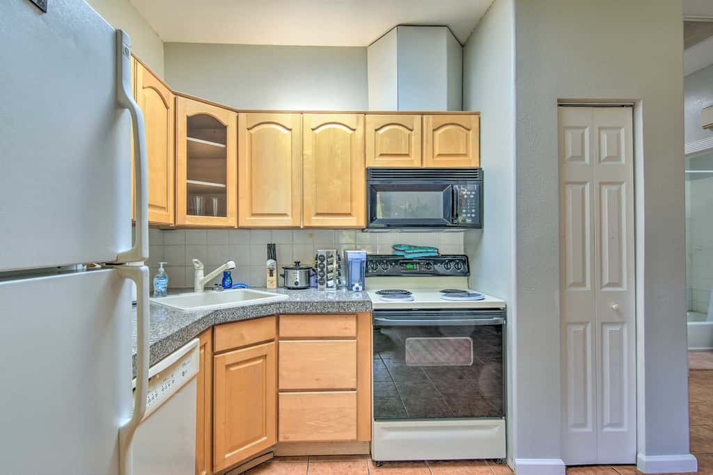 Tranquil Eloy Apartment w/ Oasis Courtyard!