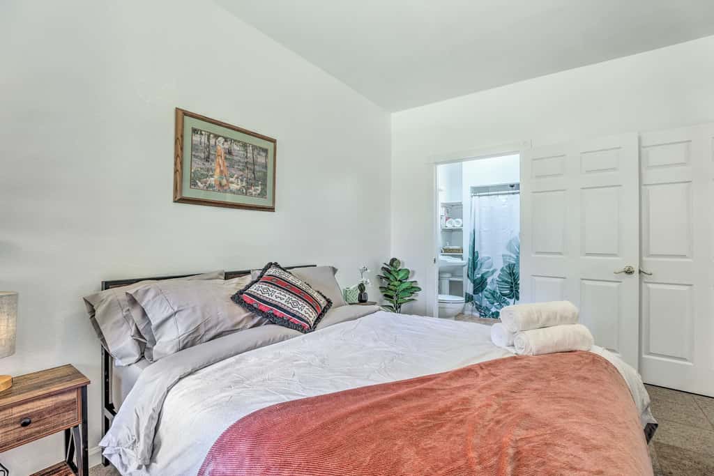 Cozy & Relaxing Eloy Apartment w/ Pool Access