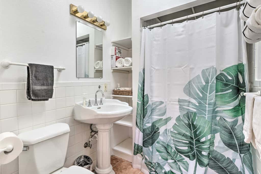 Cozy & Relaxing Eloy Apartment w/ Pool Access