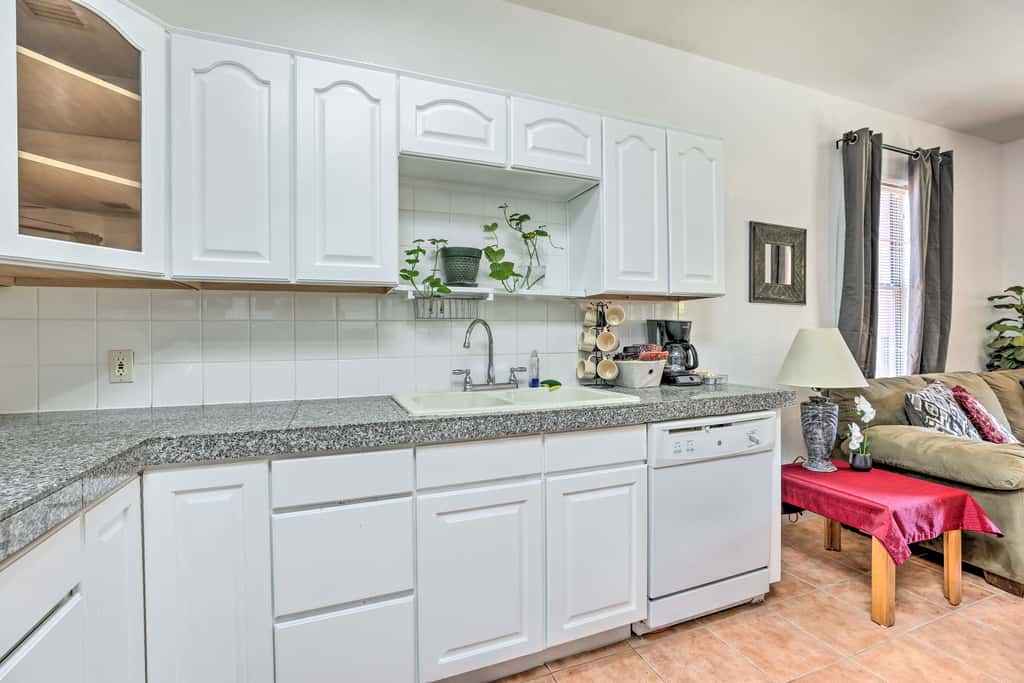 Cozy & Relaxing Eloy Apartment w/ Pool Access