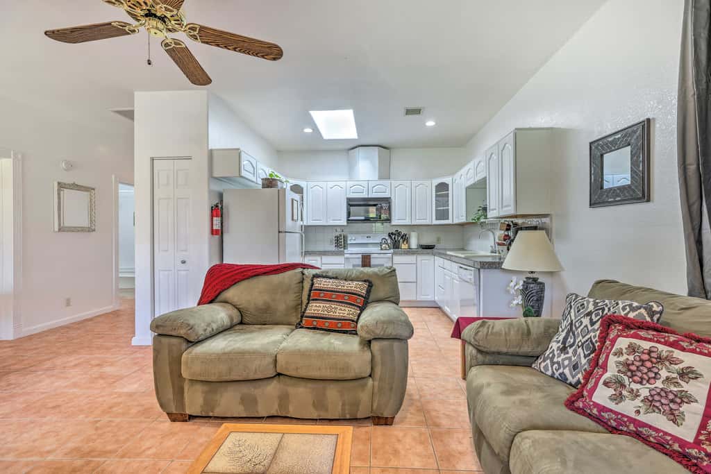 Cozy & Relaxing Eloy Apartment w/ Pool Access