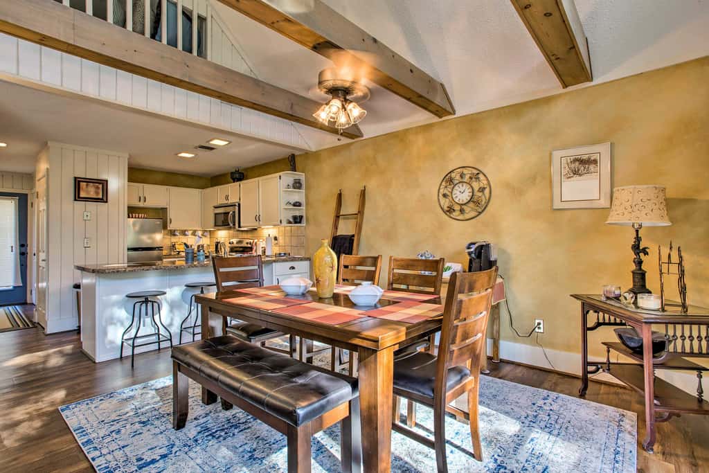 Keowee Keys Home w/ Mountains View & Lake Access!