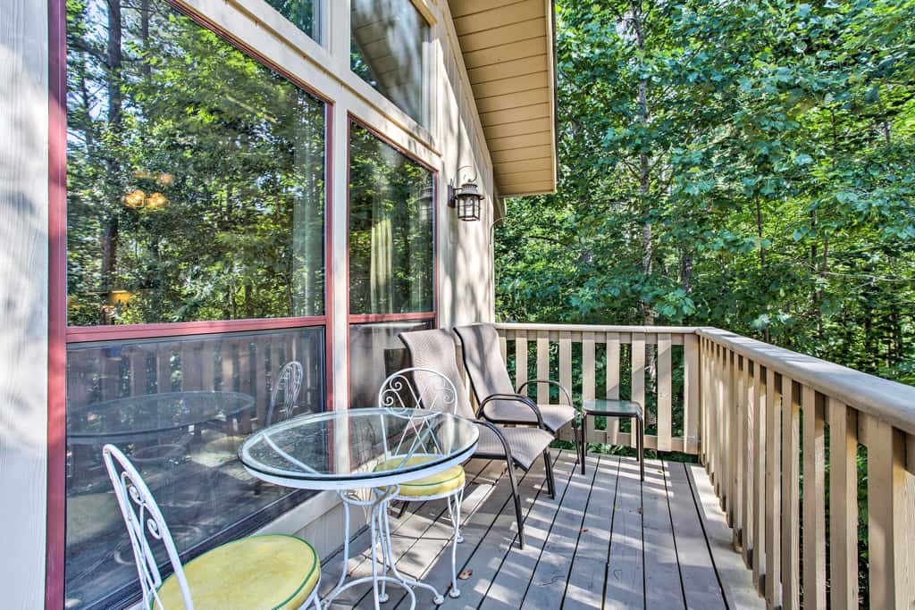 Keowee Keys Home w/ Mountains View & Lake Access!