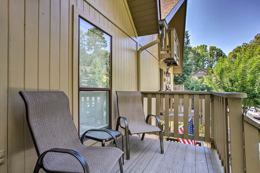 Keowee Keys Home w/ Mountains View & Lake Access!