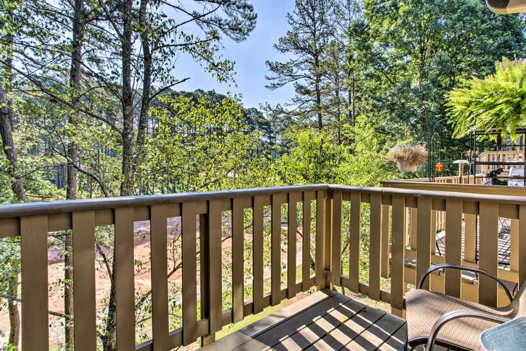 Keowee Keys Home w/ Mountains View & Lake Access!