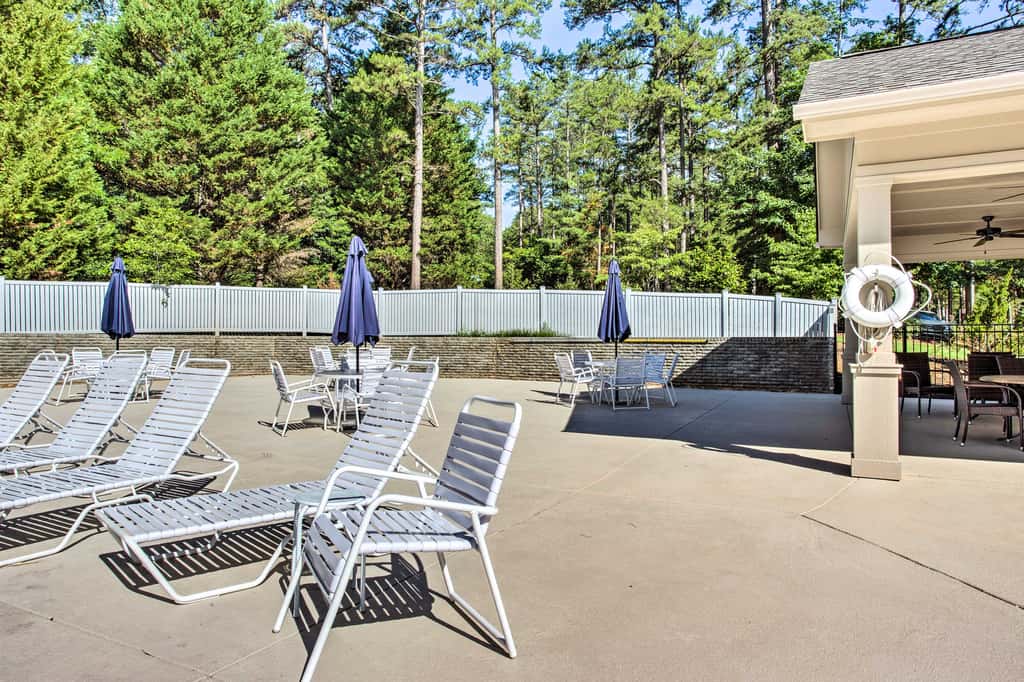 Keowee Keys Home w/ Mountains View & Lake Access!