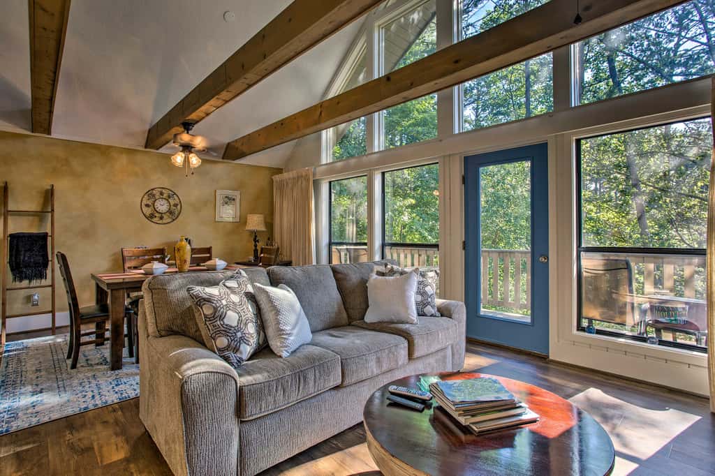 Keowee Keys Home w/ Mountains View & Lake Access!