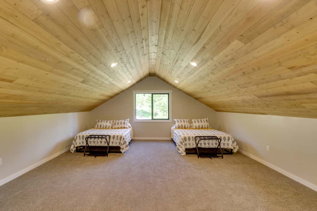 Lakeside Cabin Retreat w/ Private Hot Tub!