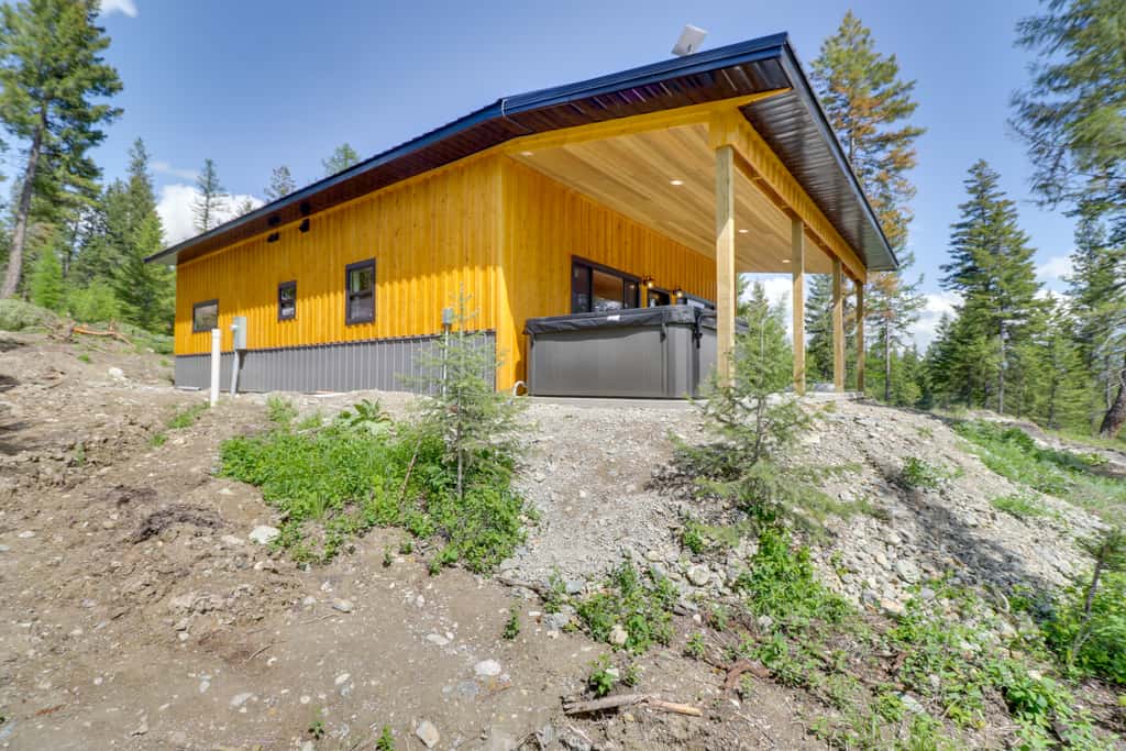 Lakeside Cabin Retreat w/ Private Hot Tub!