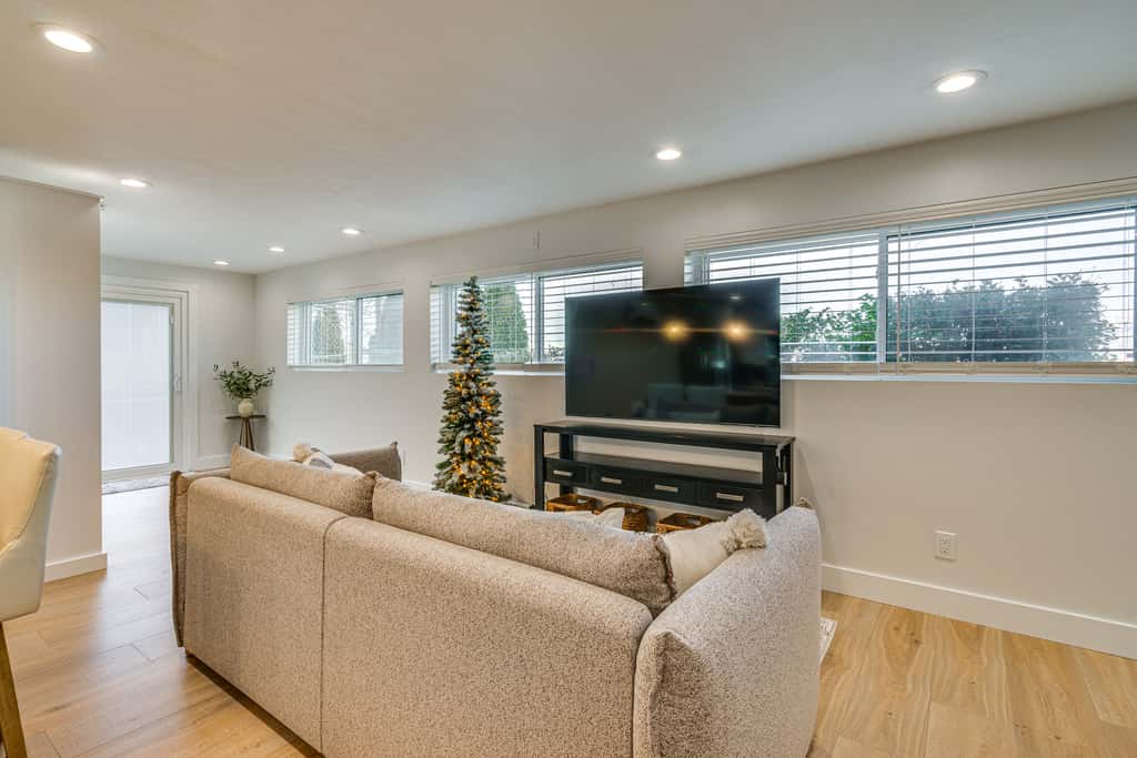 Pool & Hot Tub Access: Luxury Roy Oasis!